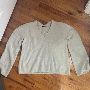 Women's V-Neck Sweater - Light Gray